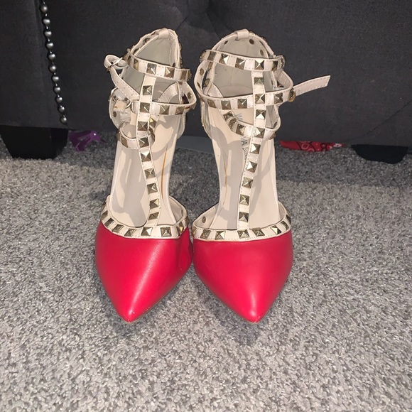 COPY - Red rock stud pointy toe heels - Picture 2 of 10